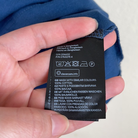 H&M short sleeves Tee. Size: Medium - Picture 6 of 6
